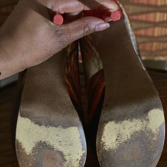 The Perfect “Night Out” Pumps - Picture 4 of 5